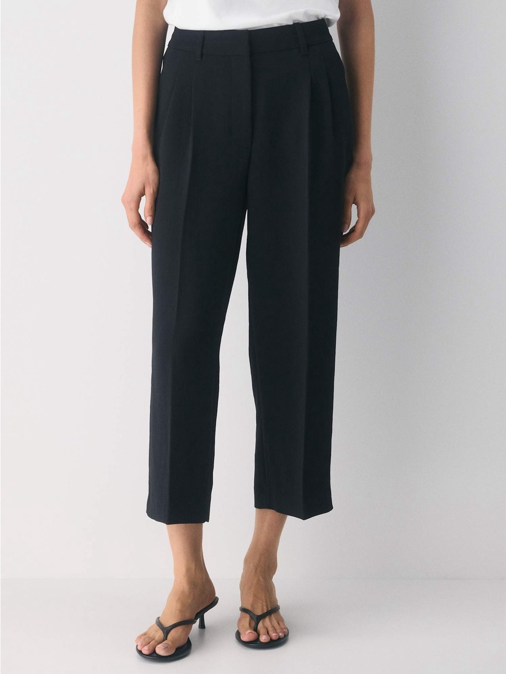Aritzia The Effortless Pant Cropped - Crepette Black